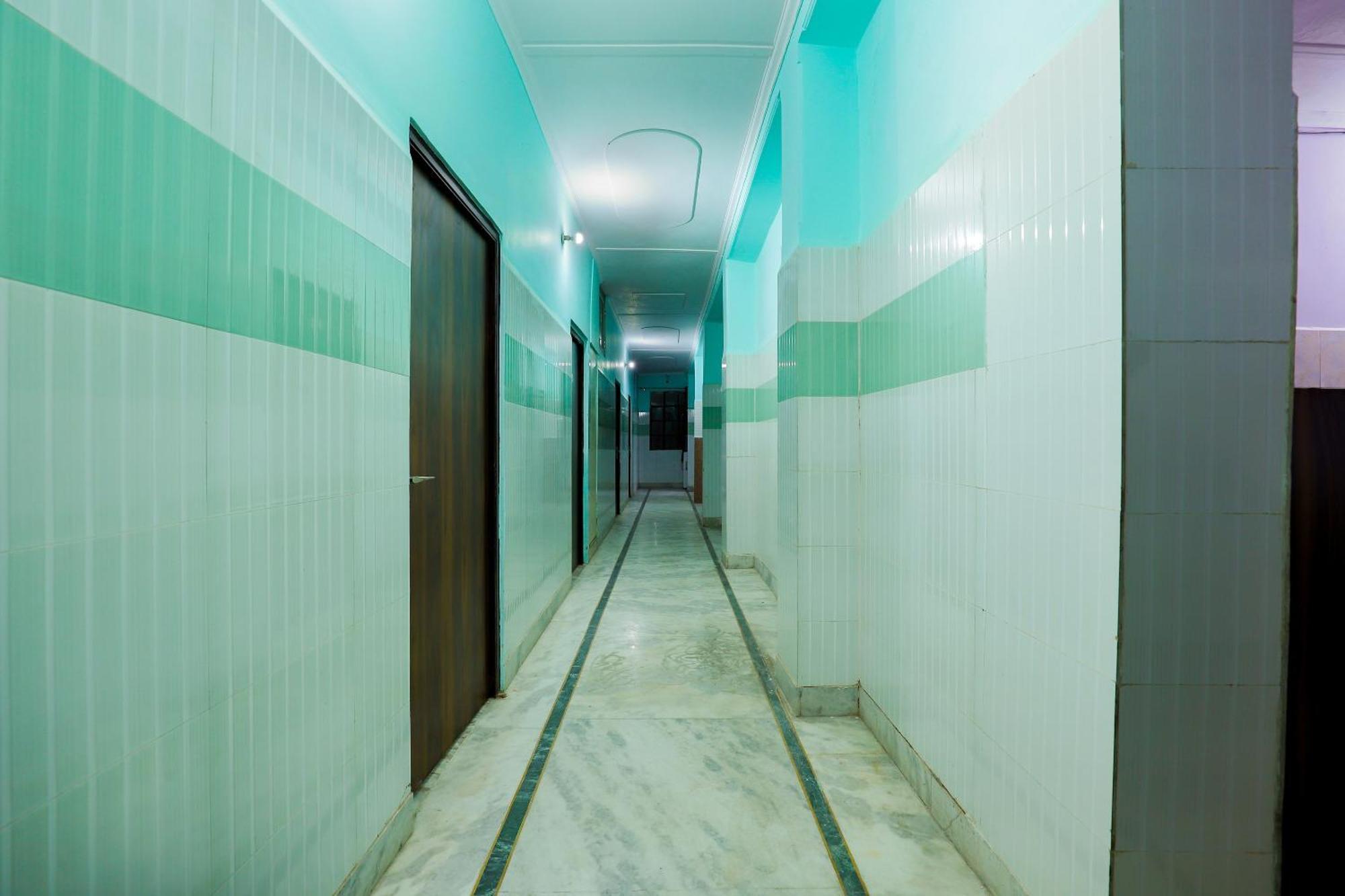 Oyo 69486 Royal Palace دلهي المظهر الخارجي الصورة
